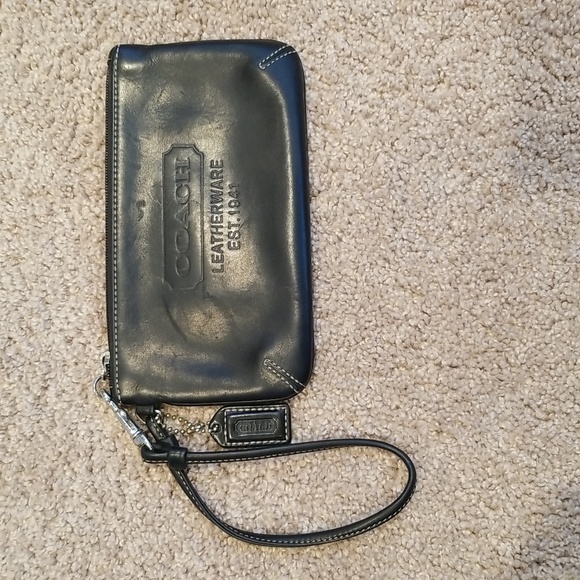 Coach Handbags - Coach Wristlet